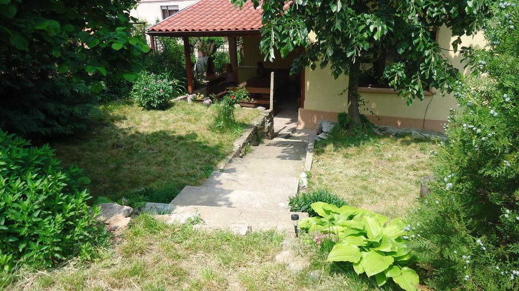 Guest House Zora Белоградчик Екстериор снимка