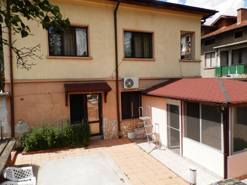 Guest House Zora Белоградчик Екстериор снимка